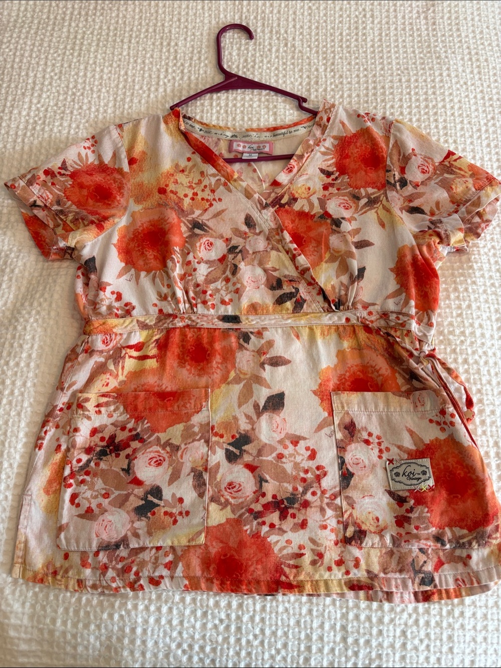 Scrub top in Peach and Orange - Koi